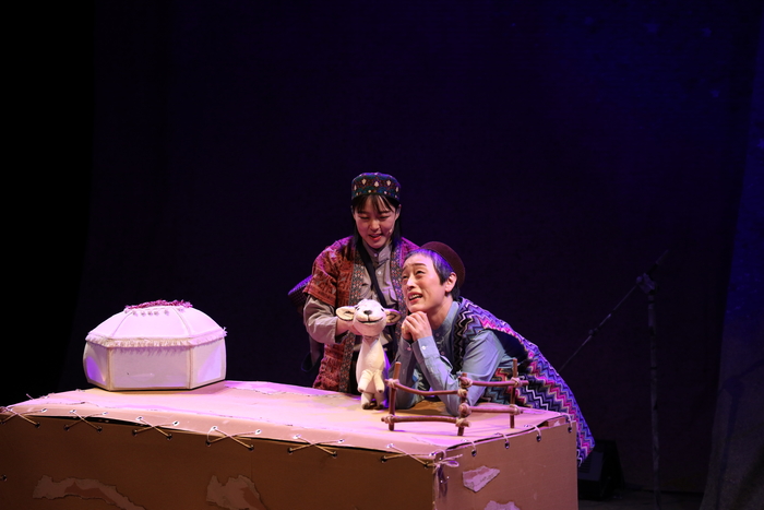 인형극연구소 인스 세 친구 공연 모습. <초이스시어터 제공>