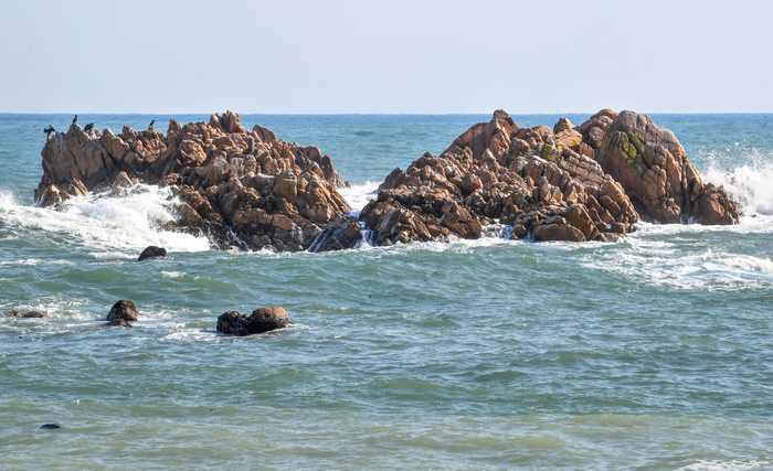 죽어서는 바다의 용이 돼 나라를 지키겠다는 문무대왕의 수중릉. 문무왕의 유언이 남은 용당리(龍堂里)의 이야기는 형산강이 가진 물의 신성이 바다의 세계관과 합쳐져 확장되고 있음을 보여준다.