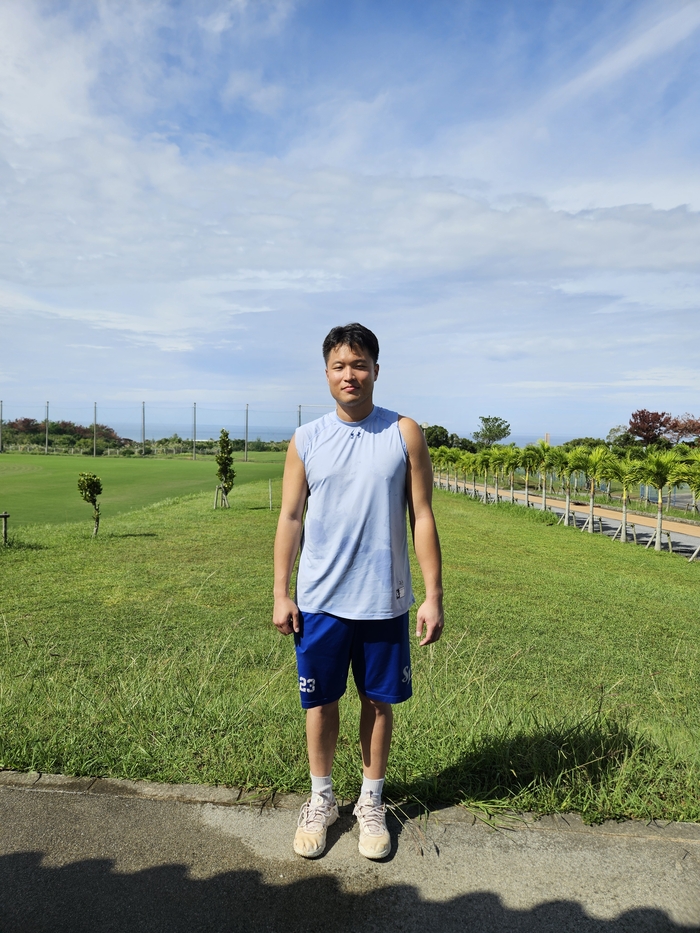 일본 오키나와에 위치한 아카마구장에서 만난 삼성 라이온즈 이병헌. 정지윤기자 yooni@yeongnam.com