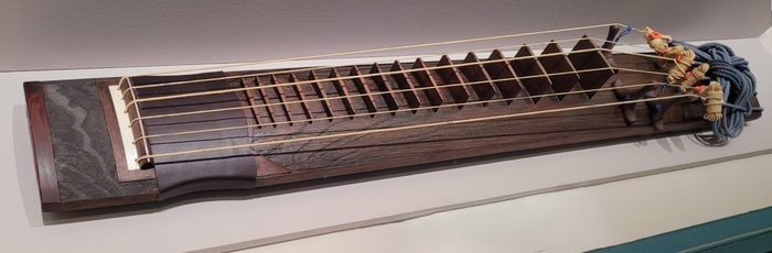 [동추 거문고 이야기] <45> 韓서 가장 오래된 거문고 ‘희령군 어사금’