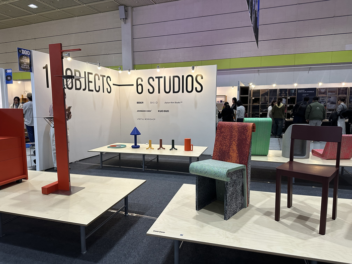 서울디자인페스티벌 디자인 스페셜리스트 특별존 내 6 STUDIOS 부스. 다양한 오브제를 선보였다.