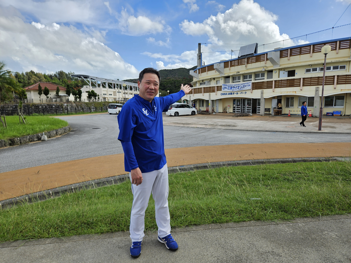 일본 오키나와에 위치한 아카마구장에서 만난 삼성 라이온즈 박진만 감독. 정지윤기자 yooni@yeongnam.com