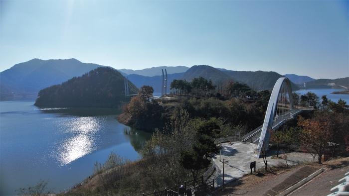 [주말&여행] 영주 영주호 용마루공원…마을이 사라진 그곳, 산은 섬이 되었다