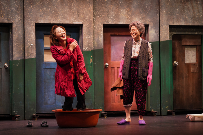 뮤지컬 빨래 중 슬플 땐 빨래를 해 장면. <수성아트피아 제공>