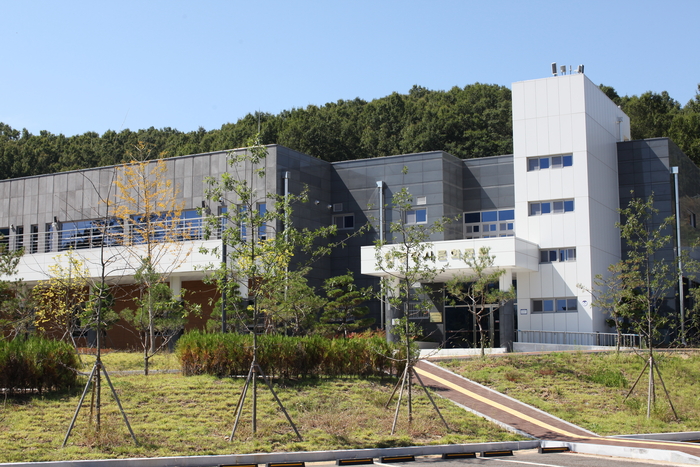 안동장사문화공원이 화장시설 운영 안정성과 시민 편의 강화를 통해 품격 있는 장례문화를 선도하고 있다. 사진은 안동장사문화공원 <안동시시설관리공단 제공>