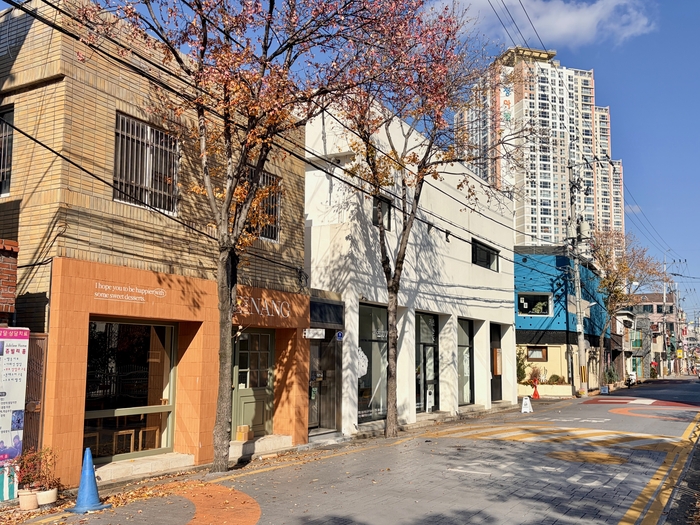 일상 속으로 천천히 걷는 여행을 해볼 수 있는 대구 삼덕동 거리. 대구시 제공