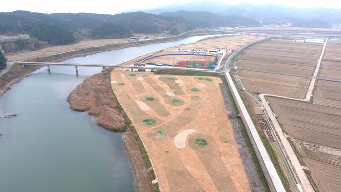 준공된 남울진파크골프장 전경모습.<원형래기자>