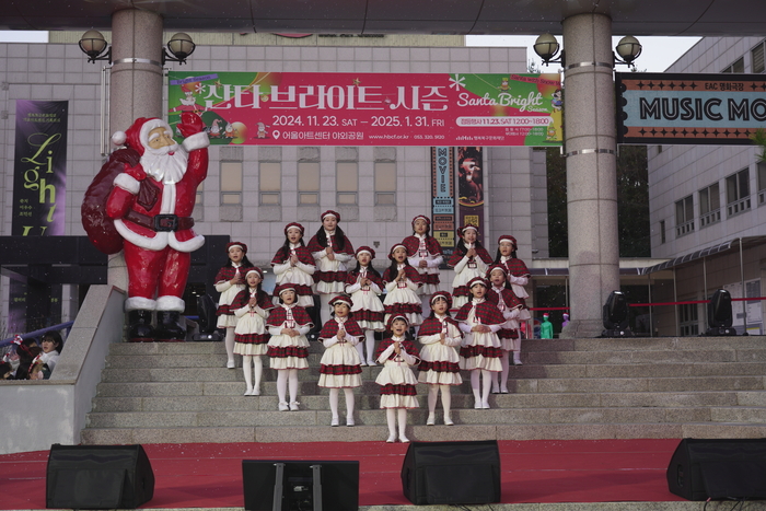 지난해 열린 2024 산타 브라이튼 시즌 행사 모습. <행복북구문화재단 제공>