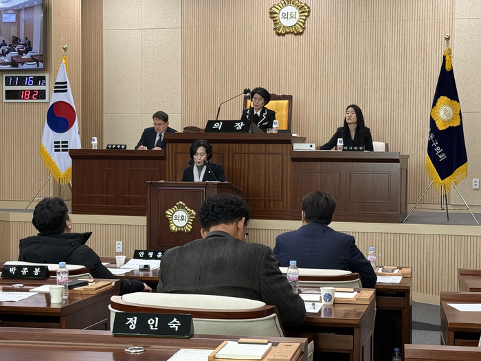 “민원비서관이 왜 필요한가”…대구동구의회, ‘3천시간대 초과수당’ 별정직 근태 의혹 직격