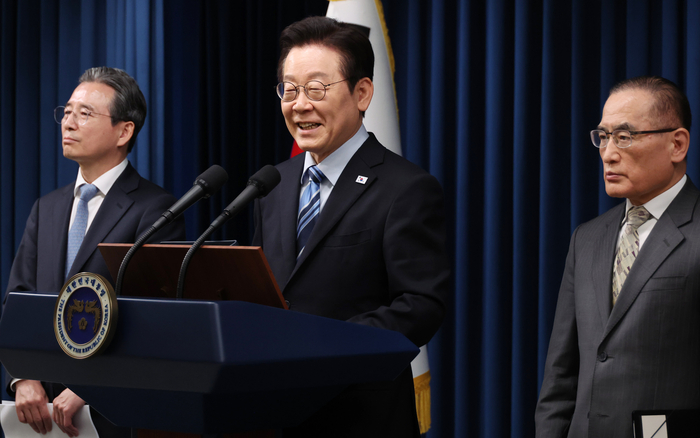 한미, ‘관세·안보 팩트시트’ 확정…핵잠 건조 ‘숙원’ 풀고 방위비 ‘청구서’ 받았다