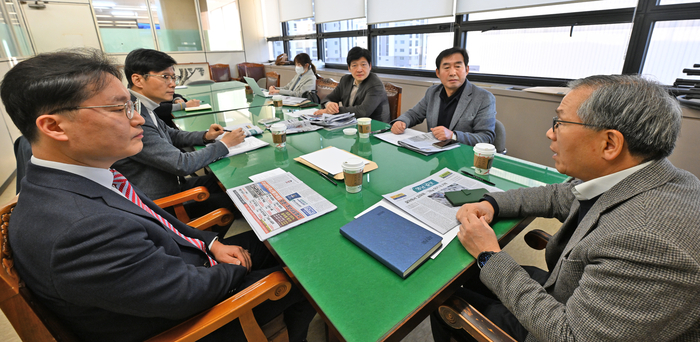 올해 마지막 영남일보 13기 독자위원회가 22일 오후 편집국 회의실에서 열리고 있다.
이지용기자 sajahu@yeongnam.com