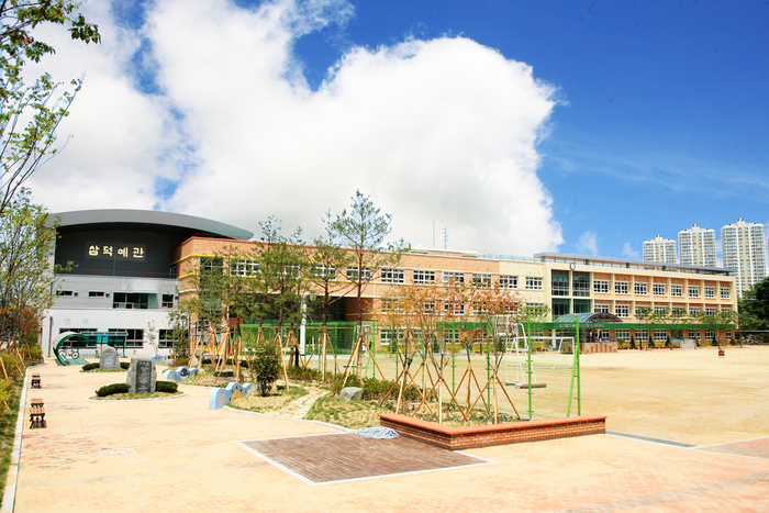 대구 삼덕초 전경. 영남일보 전경