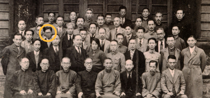 1942년 10월25일 중국 충칭에서 제34회 임시의정원회의를 마친 후 임시정부 요인들이 기념촬영을 하고 있다. 노란색 동그라미로 표시한 인물이 이정호 지사다. 영남일보db