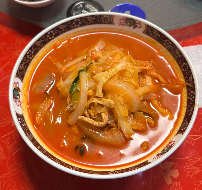 의성 맛집 영춘원의 대표 메뉴인 고기짬뽕. 해물 대신 고기가 들어가 있다.