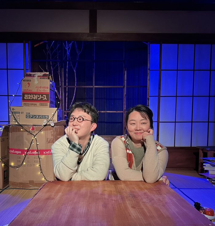 대구의 15년차 프리랜서 배우 박명선씨(사진 왼쪽)가 공연을 하고 있다. 박명선씨 제공