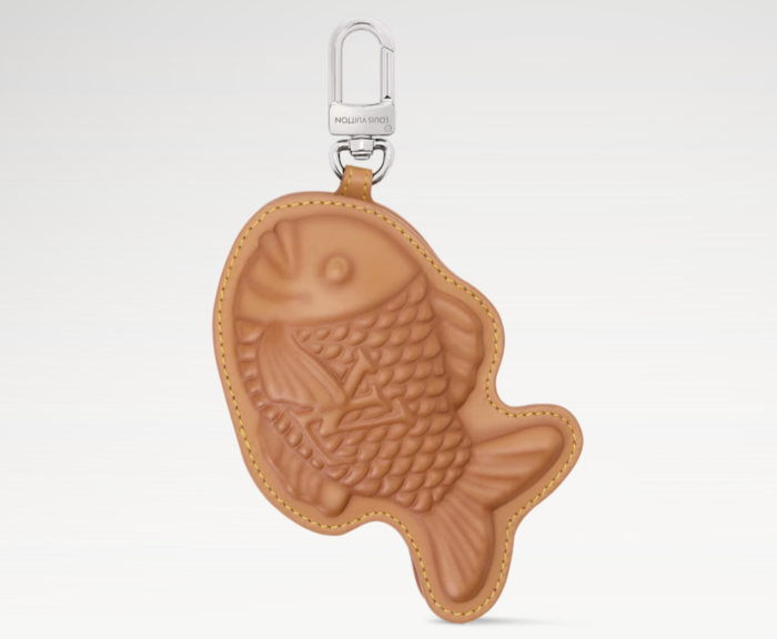 “명품이면 다 팔리는 시대?”…141만원 명품 붕어빵 등장에 ‘갑론을박’