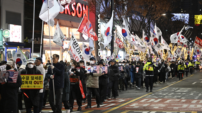 구국 대구투쟁본부가 3일 오후 이재명 정부를 규탄하며 대구 중구 중앙대로를 행진하고 있다.
이윤호 기자 yoonhohi@yeongnam.com