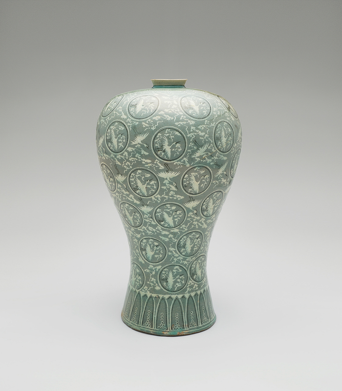 청자상감운학문매병.<대구간송미술관 제공,ⓒ 간송미술문화재단>