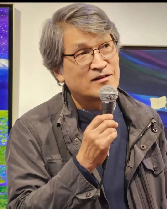 베스트셀러 시집 누구나 혼자이지 않은 사람은 없다 등으로 잘 알려진 김재진 시인.