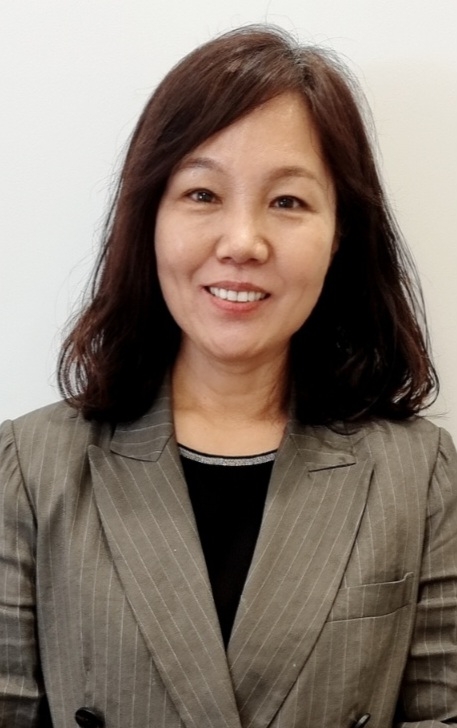 2004년 영남일보 신춘문예 단편소설 부문으로 등단한 김살로메 소설가.