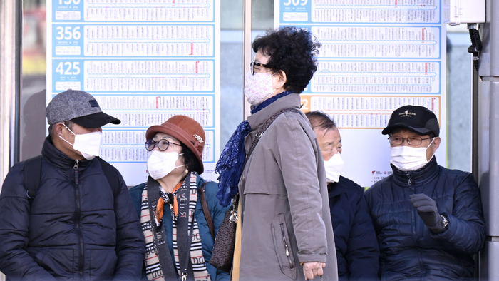 [포토뉴스] 독감 유행 속 대구 도심, 마스크 착용률 상승