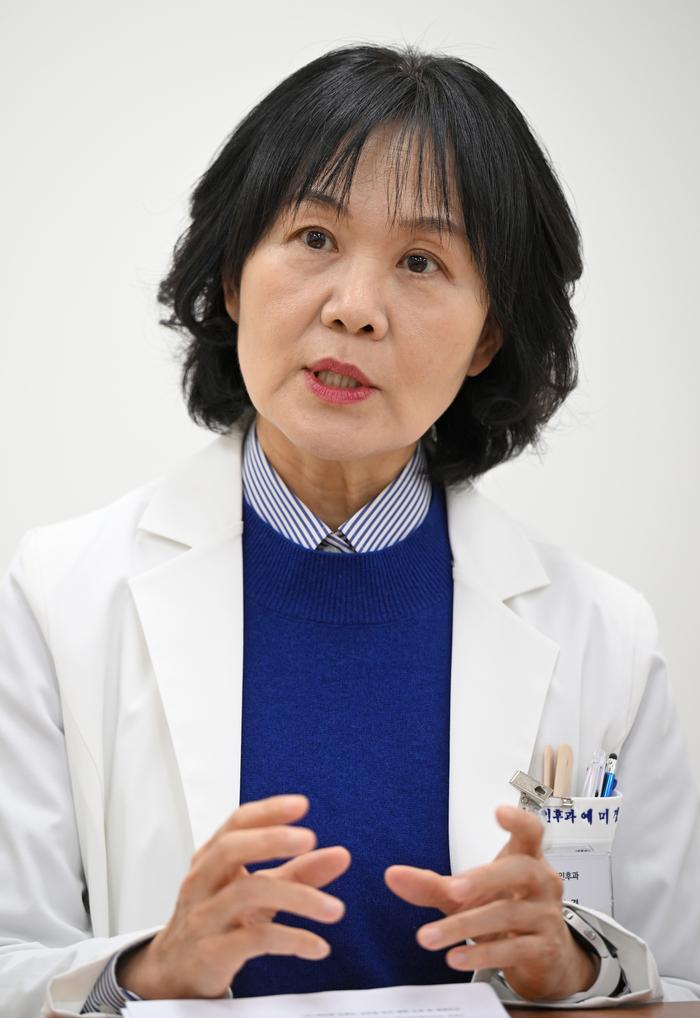 예미경 대구가톨릭대병원 이비인후과 교수가 후각장애 원인에 대해 설명하고 있다.
이지용기자 sajahu@yeongnam.com