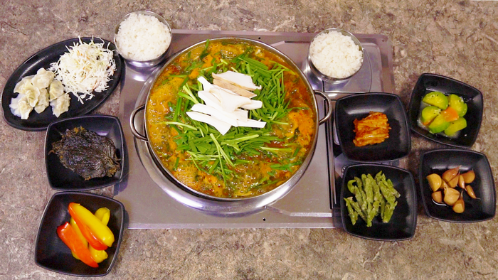 대구 10미 중 하나인 논메기매운탕 한상. 이나영기자 2nayoung@yeongnam.com