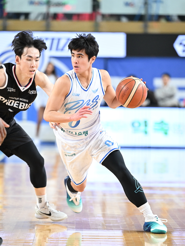 15일 오후 7시 대구체육관에서 열린 2025-2026시즌 LG전자 프로농구 대구 한국가스공사 페가수스와 울산 현대모비스 피버스의 경기에서 벨란겔이 돌파하고 있다. <KBL 제공>