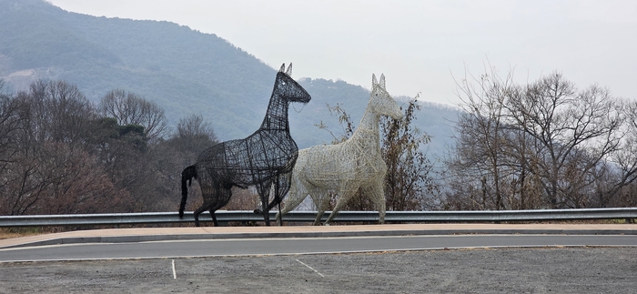 대구 달성군 마비정 마을 입구, 지명 유래를 알리는 말조형물. 박태칠 시민기자palgongsan72@kakao.com