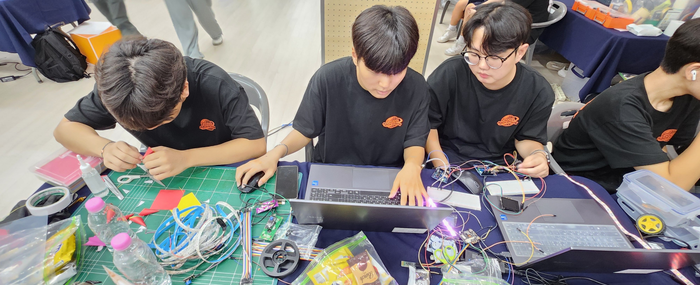 고교연합 SW·AI 해커톤 캠프에 참가한 경북기계공고 학생들. <경북기계공고 제공>