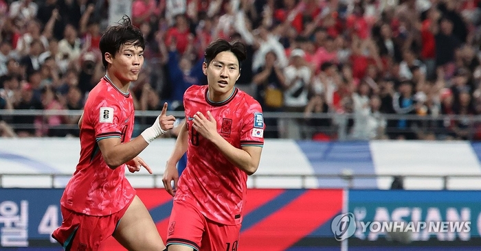 지난해 6월 10일 서울월드컵경기장에서 열린 2026 북중미 월드컵 아시아 3차 예선 최종전 한국과 쿠웨이트의 경기. 후반전 팀 세 번째 골을 넣은 한국 오현규가 기뻐하고 있다. 연합뉴스