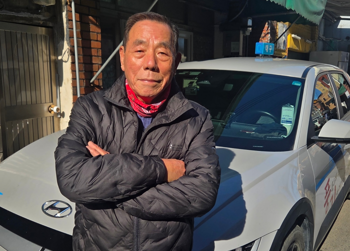 8살 나이에 온가족이 서울에서 대구로 피란을 와 신암동 6 ·25촌에 정착한 이한구(79)씨는 여전히 신암동을 삶의 터전 삼아 택시 운전을 하고 있다. 최시웅기자