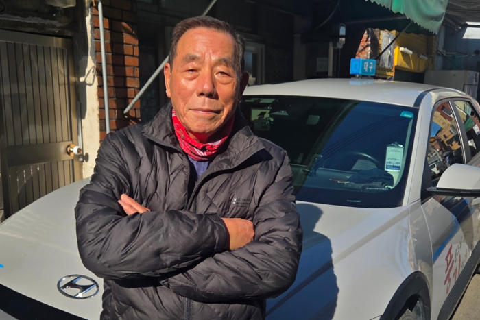 8살 나이에 온가족이 서울에서 대구로 피란을 와 신암동 6 ·25촌에 정착한 이한구(79)씨는 여전히 신암동을 삶의 터전 삼아 택시 운전을 하고 있다. 최시웅기자
