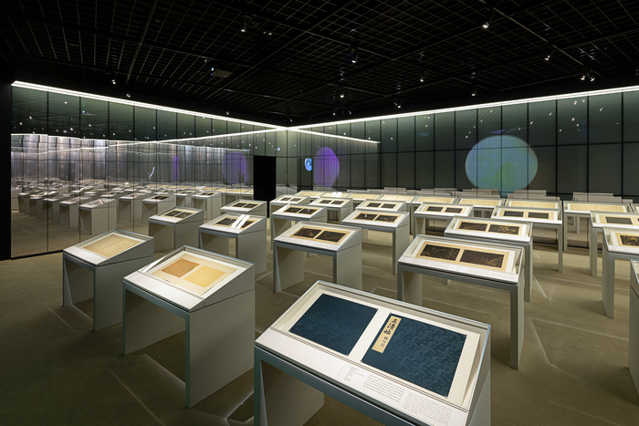 대구간송미술관 광복 80주년 기념 기획전 삼청도도 – 매·죽·난, 멈추지 않는 이야기 전시장 전경.<대구간송미술관 제공>