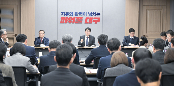 지난 6일 대구시 동인청사에서 열린 2026년 미래혁신성장실 주요 업무계획 보고회에서 김정기 시장 권한대행이 발언하고 있다. <대구시 제공>