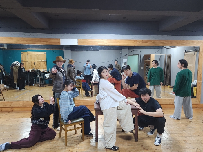 댄스 미스터리극 탐정사무소 연습 모습. <극단 하람 제공>