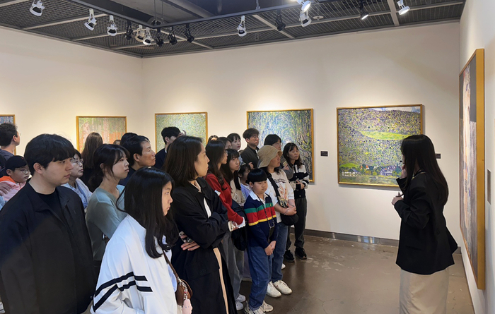 지난해 명화 레플리카전 장내 모습. <아양아트센터 제공>