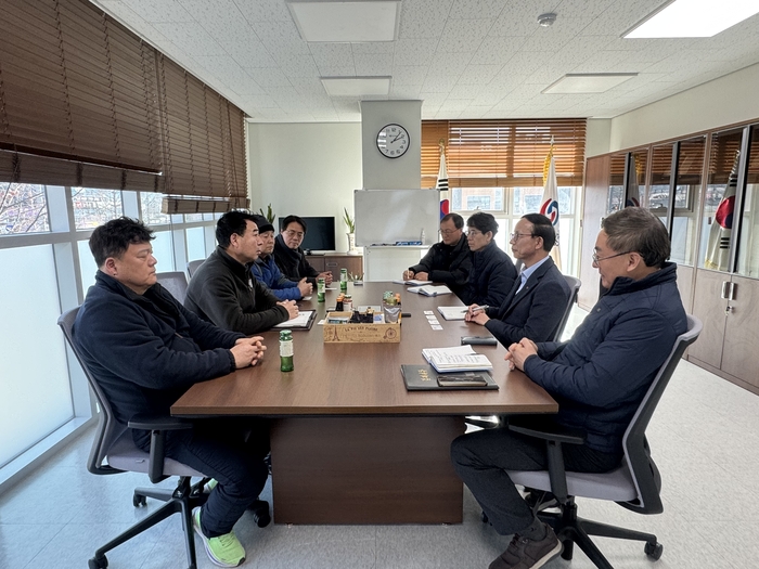 LPG 사고예방대책 과제발굴 간담회에서  LPG판매업협동조합과 한국가스안전공사 대구광역본부가 의견을 나누고 있다. <한국가스안전공사 제공>