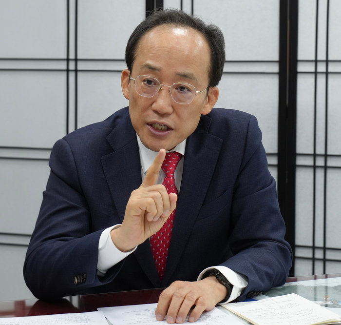 대구시장 도전의사를 밝힌 국민의힘 추경호(대구 달성군) 의원이 14일 국회 의원회관에서 영남일보와 인터뷰를 하고 있다. 추경호 의원실 제공