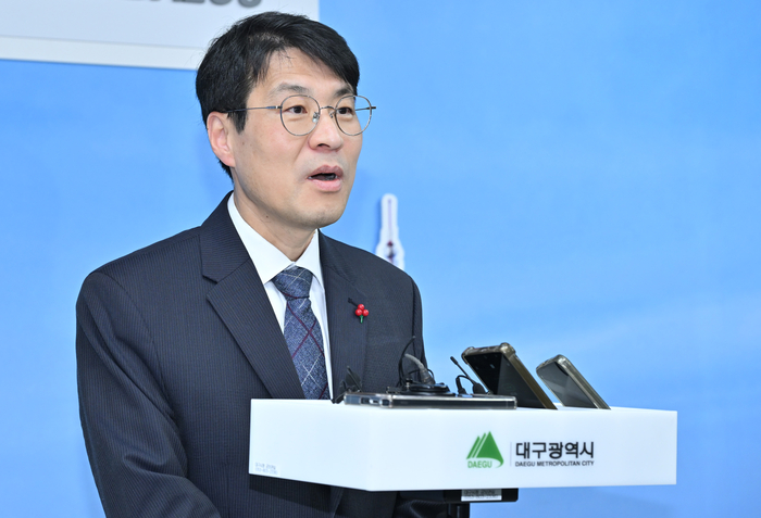 19일 오후 대구 중구 대구시청 동인청사에서 김정기 대구시장 권한대행 행정부시장이 대구·경북 행정통합 관련 입장을 밝히고 있다. (사진=대구시 제공)