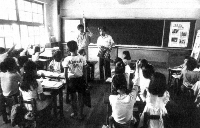 초등학교 교장 시절의 이오덕 선생. 1944년 교원시험에 합격해 초등 교사가 됐다. <영남일보 DB>