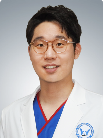 박광현 W병원 과장(성형외과 전문의 ·수부외과 세부전문의)