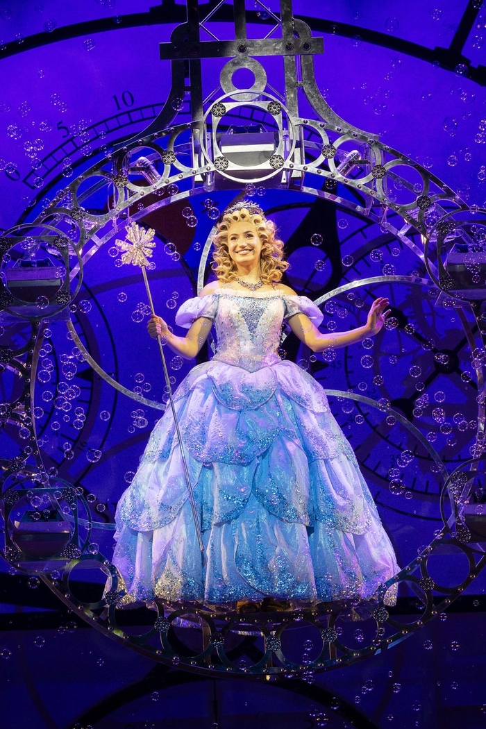 뮤지컬 위키드 내한 공연 오프닝 장면. <파워엔터테인먼트 제공>