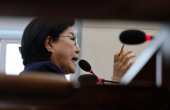 국민의힘은 24일 이혜훈 기획예산처 장관 후보자를 향해 비리 끝판왕이라고 비판하며, 국회 인사청문회에서 의혹을 제대로 해소하지 못했다는 이유로 즉각 사퇴하라고 촉구했다. <연합뉴스>