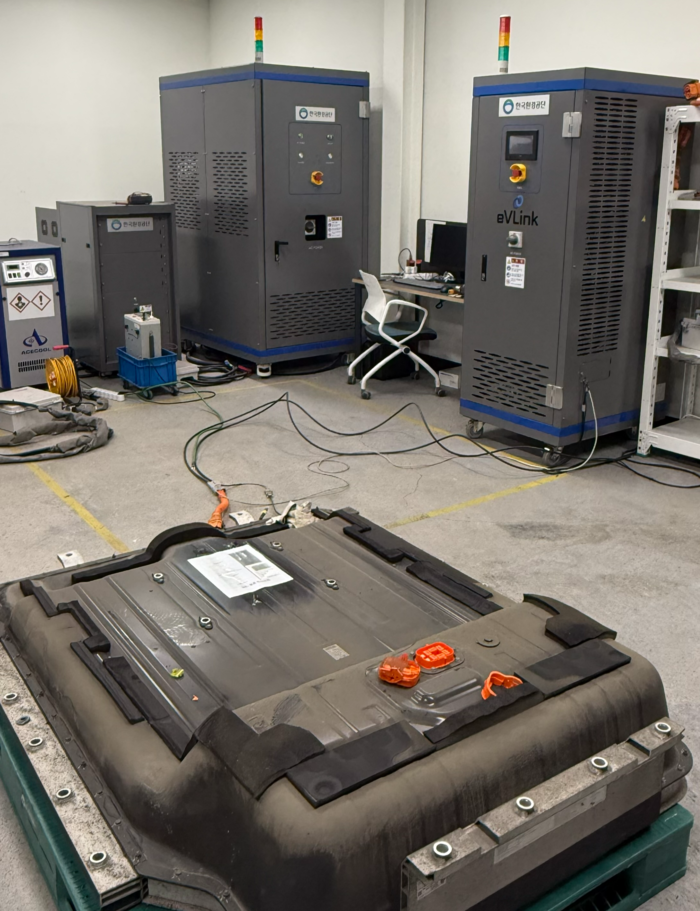 영남권 미래폐자원 거점수거센터에서 폐배터리의 성능 평가가 진행 중이다. 이동현 기자