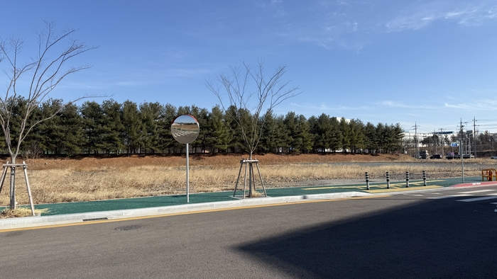 대구 달성군 2차전지 순환파크 내 산업용지. 이 부지엔 1호 기업인 디와이피앤에프가 2027년 공장을 착공한다. 이동현 기자