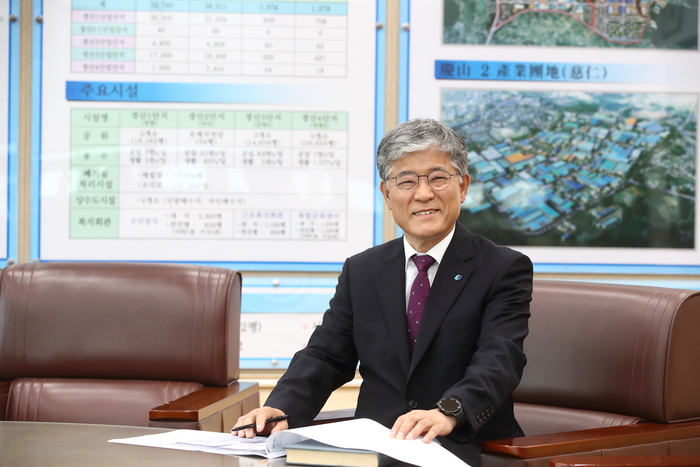 권재득 경산산업단지관리공단 이사장은 관세 25% 부과 가능성과 관련, 지역 차 부품업계에게 치명적이라고 우려했다. <경산산업단지관리공단 제공>