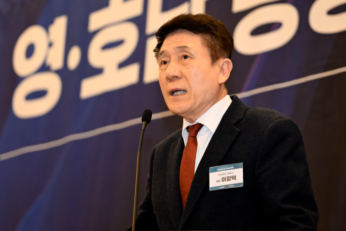 14일 오후 서울 영등포구 국회박물관에서 열린 2026 국가균형발전 영·호남 공동선포 및 신년교류회에서 이강덕 포항시장이 신년인사 메시지를 전하고 있다. 이윤호기자 yoonhohi@yeongnam.com