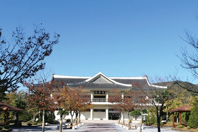 국립영천호국원 현충탑 전경. <국립영천호국원 제공>