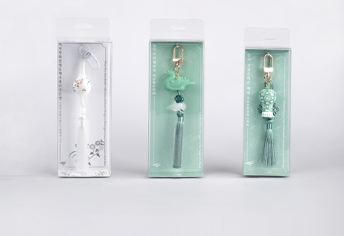 대구간송미술관 아트숍에서 판매 중인 도자 키링 시리즈.<대구간송미술관 제공>